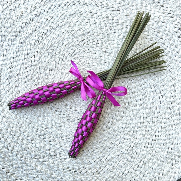 Lavender Wand - Hand-woven Fragrant Sachet, Handmade - Picture 4 of 5
